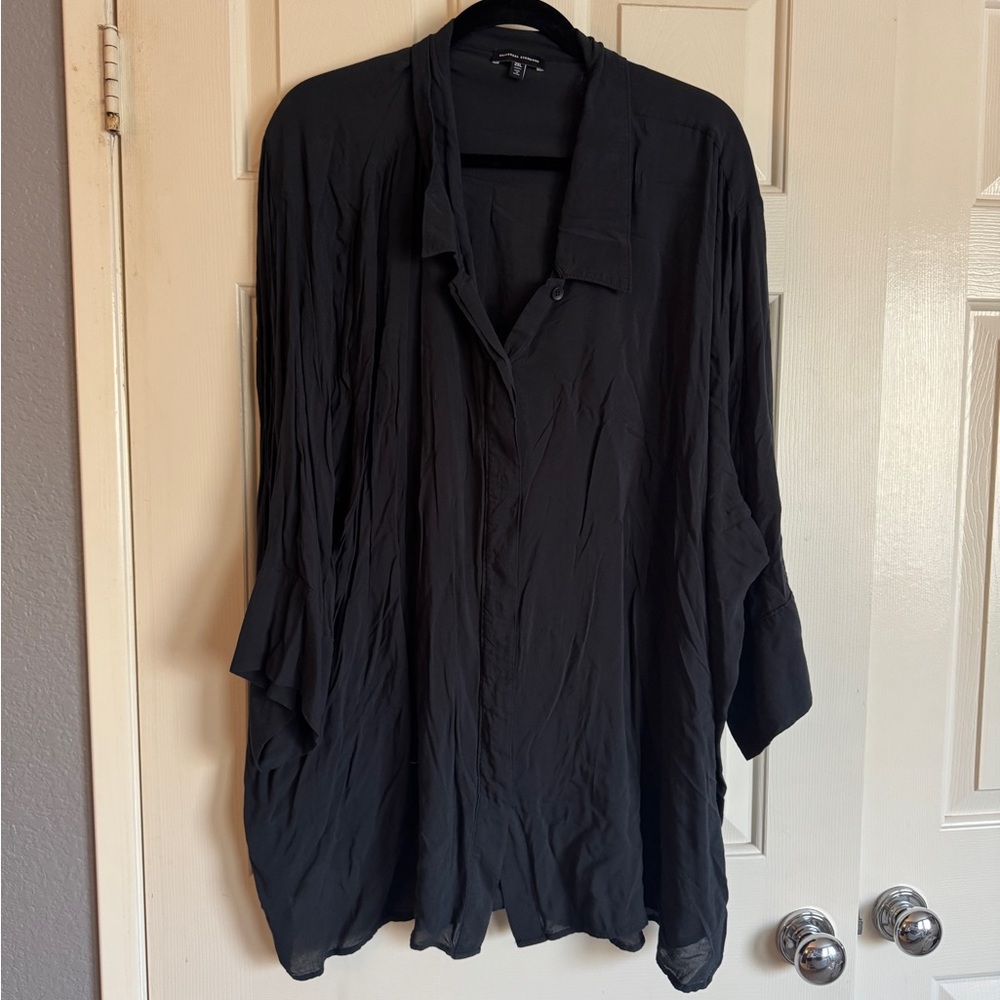 Universal Standard Button Up Top Size 2xl, 26/28 - image 1
